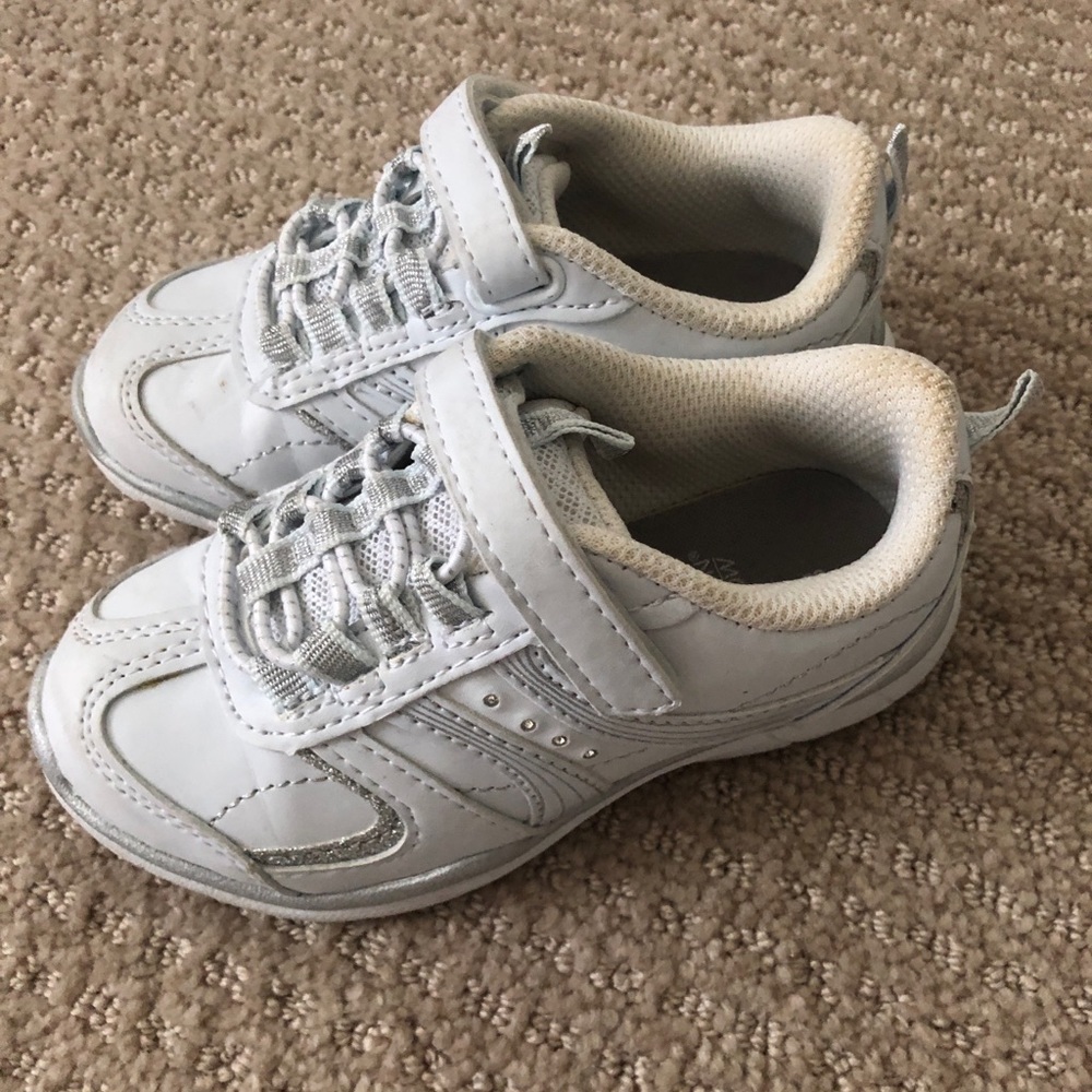 Danskin Now Dance and Cheer Shoes, Size 8, White